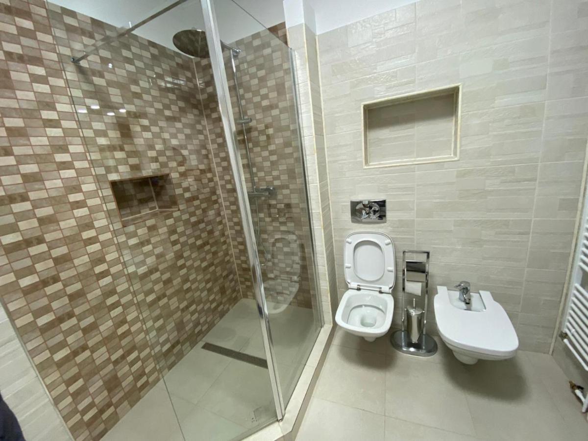 Centre Ville Apartment Cluj-Napoca Buitenkant foto